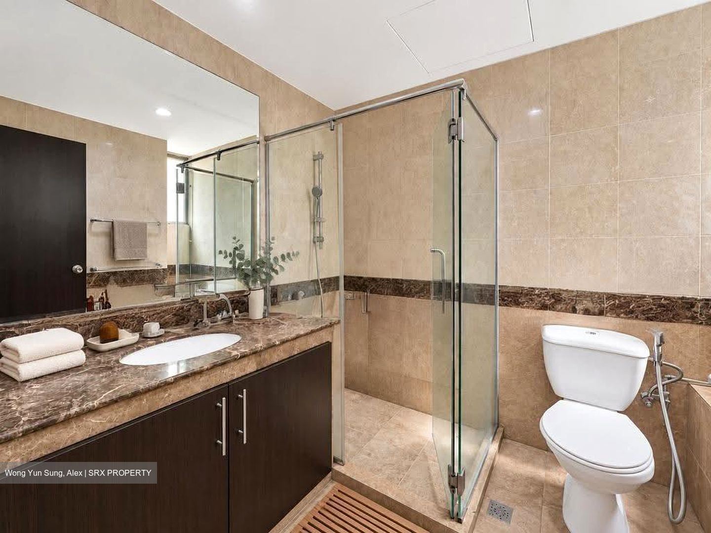 Landbay Condominium (D16), Condominium #613462201